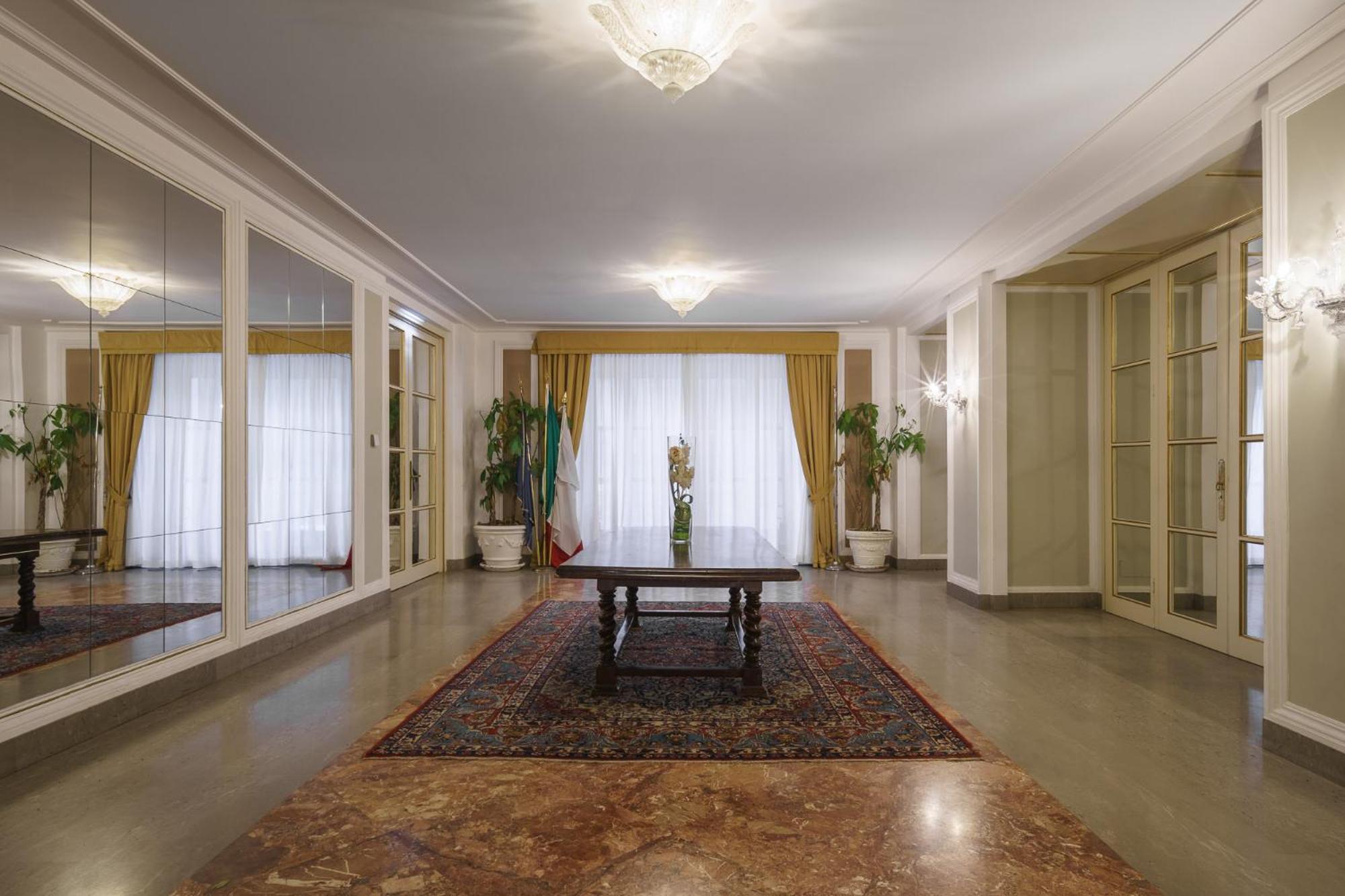 Eurostars Excelsior 4* Naples